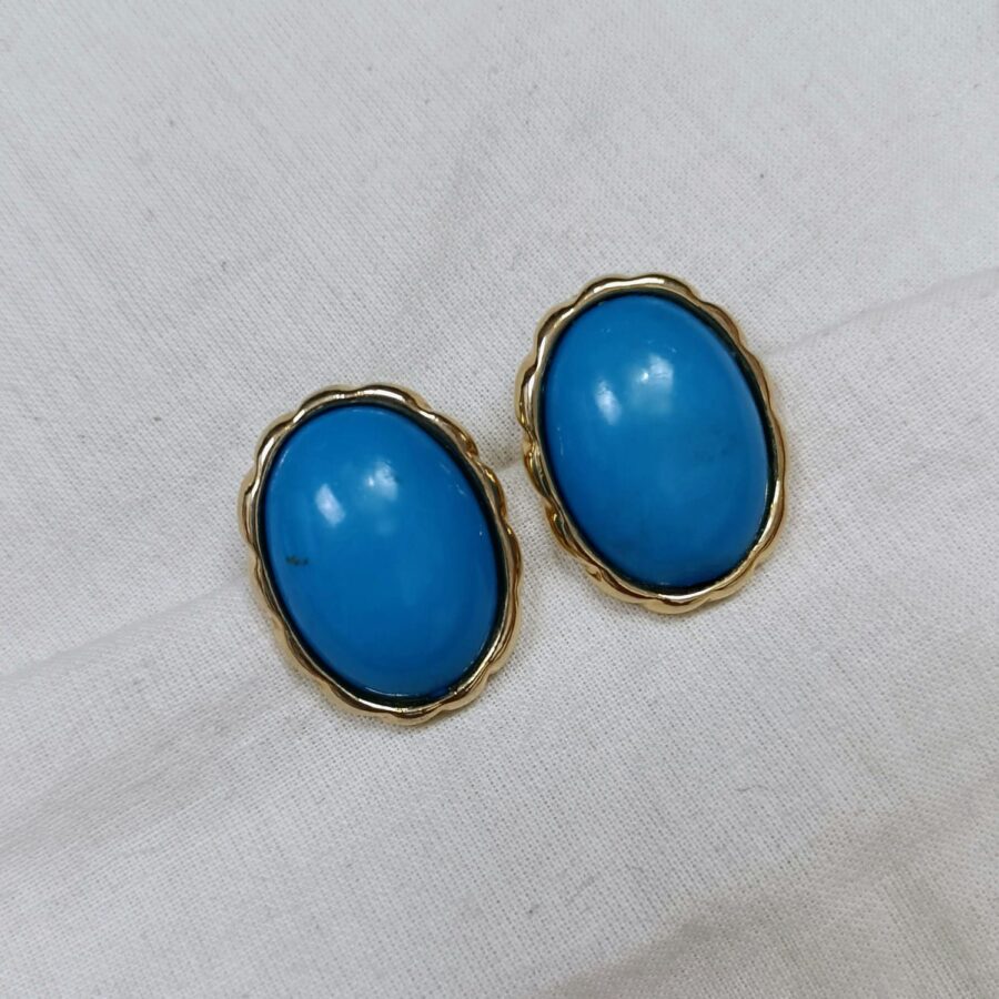 twee vintage earrings