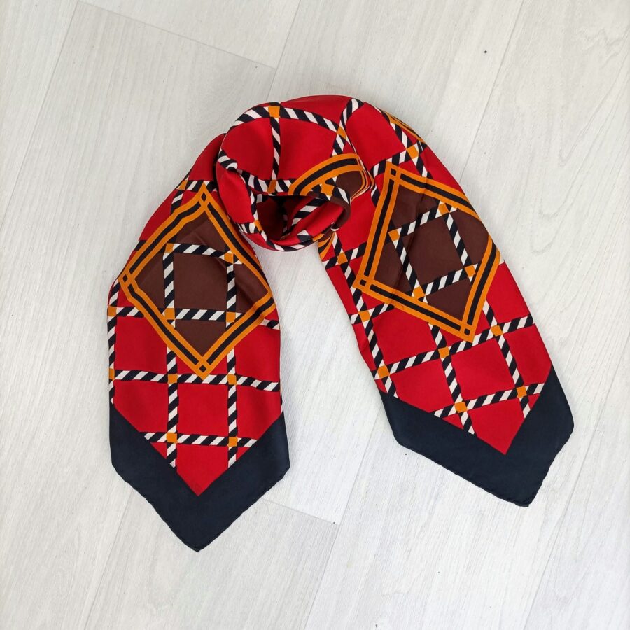 foulard rosso geometrico