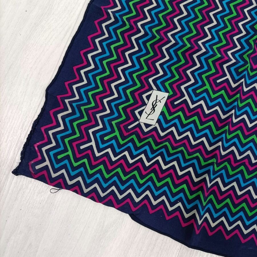 foulard zig zag