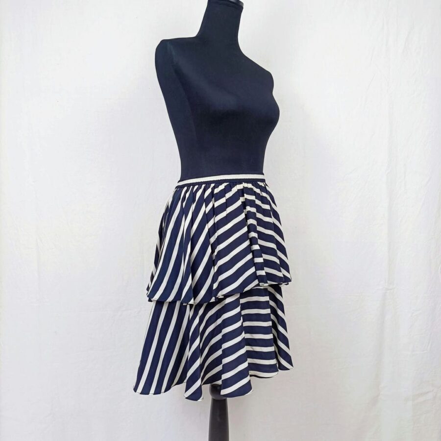 flounced skirt