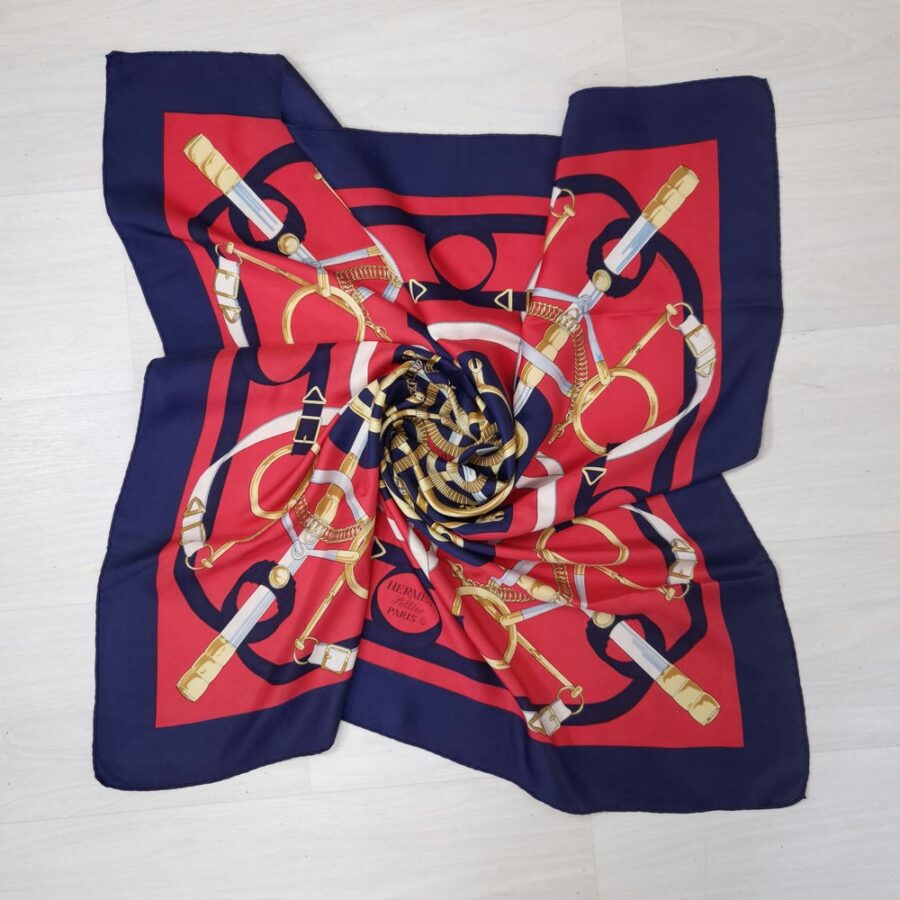 foulard rosso vintage in seta