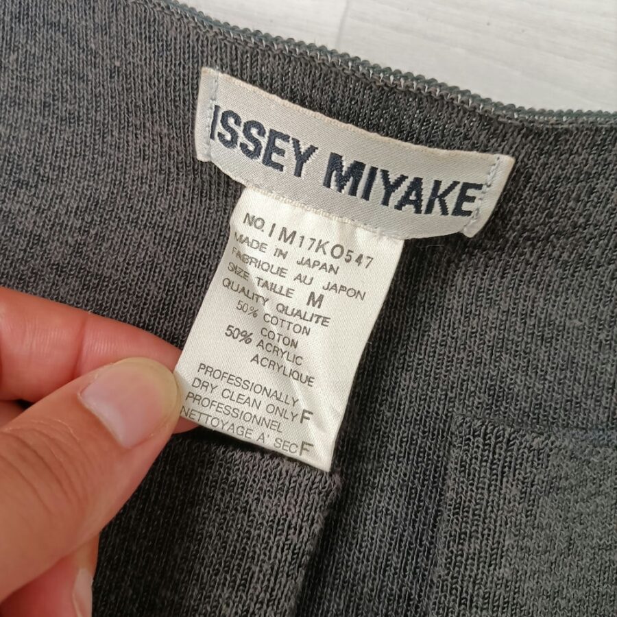 Issey Miyake maglia destrutturata grigia