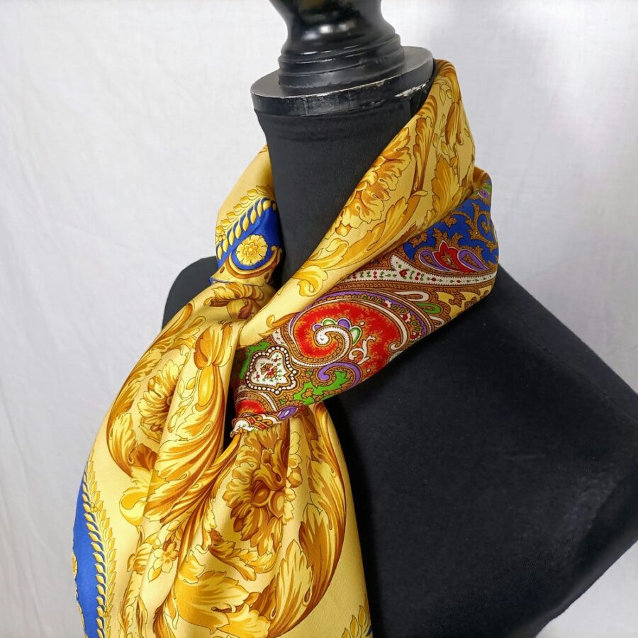 foulard giallo